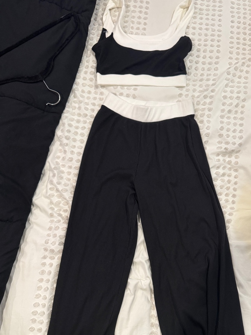 Vici Two-Piece Black & White Ribbed Wide-Leg Pants Set